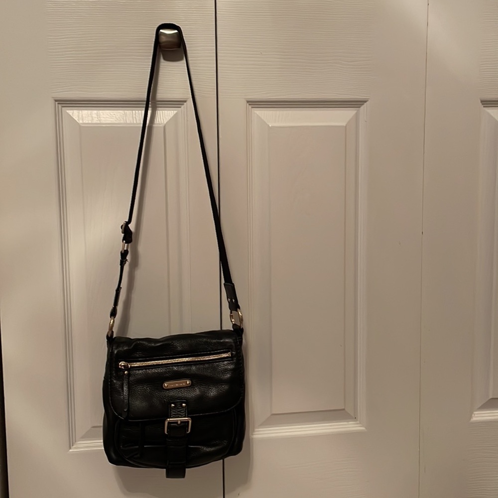 MICHAEL KORS BLACK LEATHER MESSENGER PURSE - Picture 11 of 12